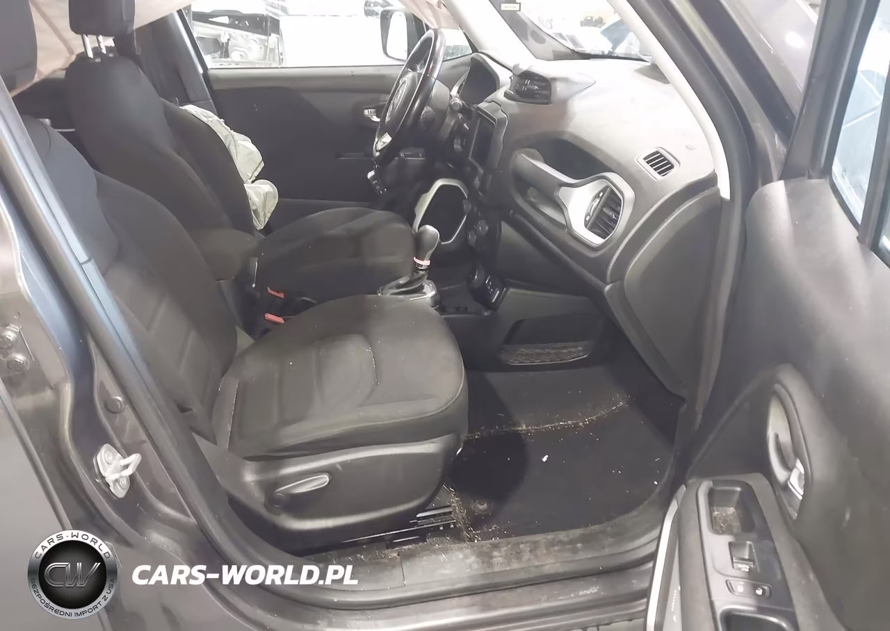 2018 Jeep Renegade Latitude 4X4 VIN:ZACCJBBB5JPG91526 - 5