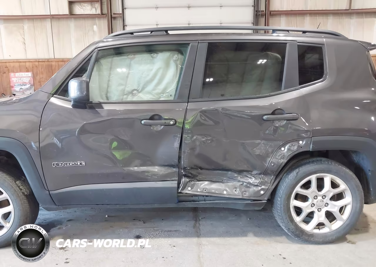 2018 Jeep Renegade Latitude 4X4 VIN:ZACCJBBB5JPG91526 - 6