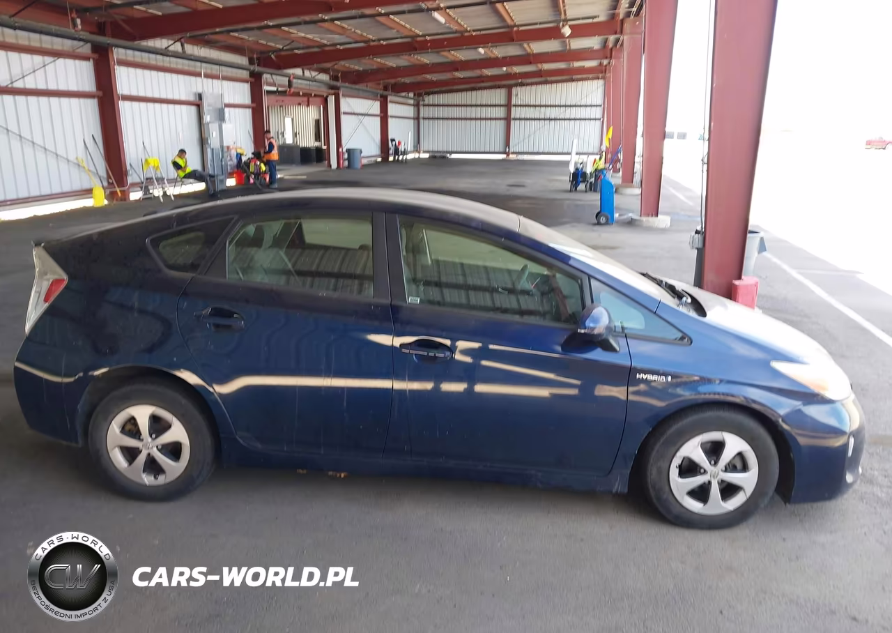 2013 Toyota Prius Three VIN:JTDKN3DU3D1651180 - 13