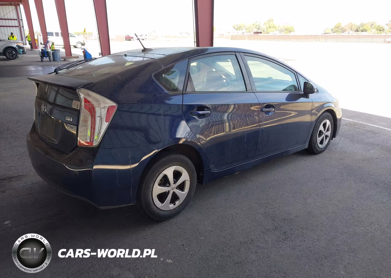 2013 Toyota Prius Three VIN:JTDKN3DU3D1651180 - 4