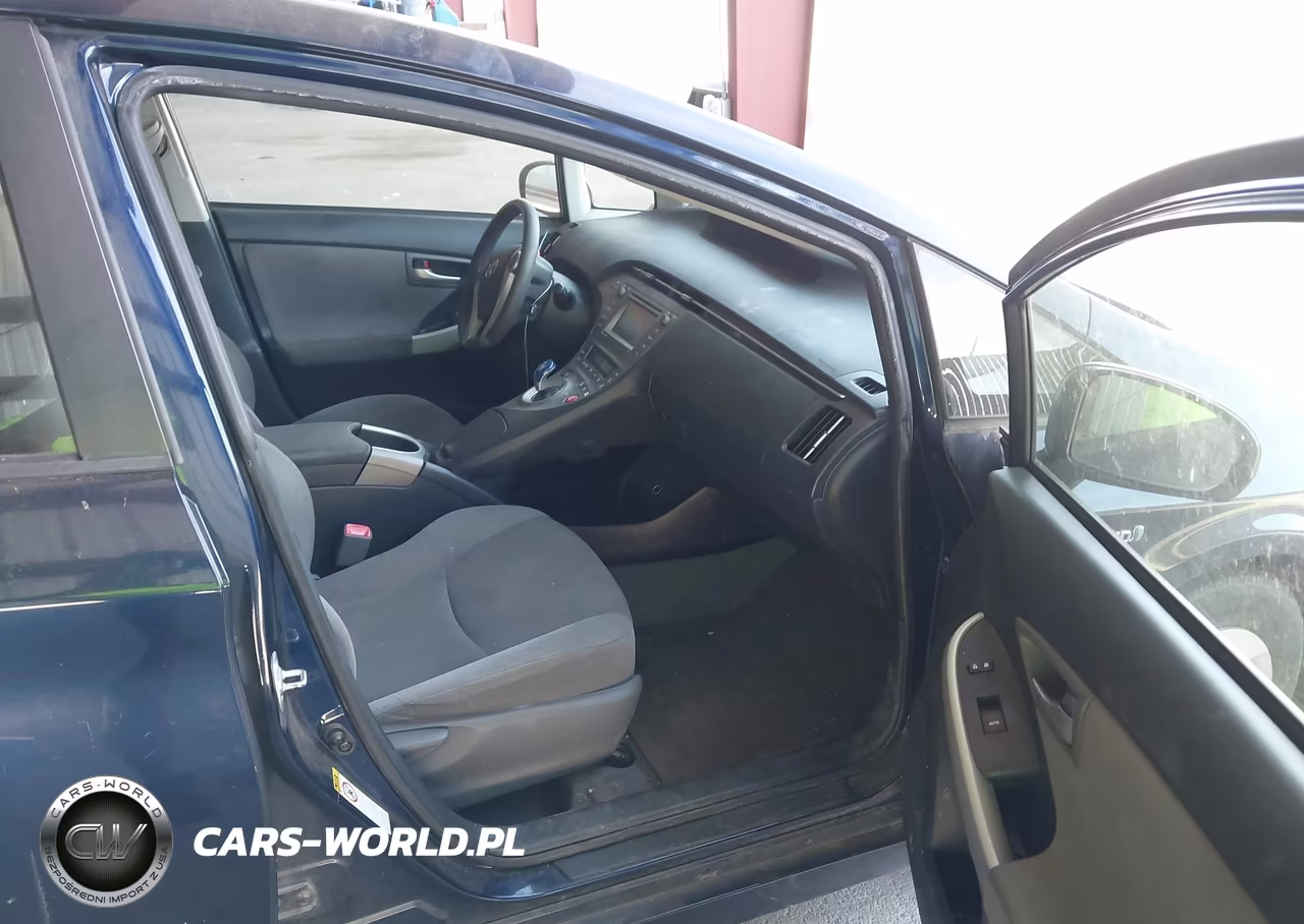 2013 Toyota Prius Three VIN:JTDKN3DU3D1651180 - 5
