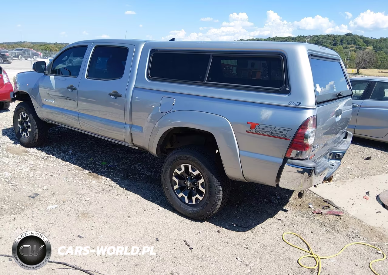 2014 Toyota Tacoma Base V6 VIN:3TMMU4FN0EM072319 - 3