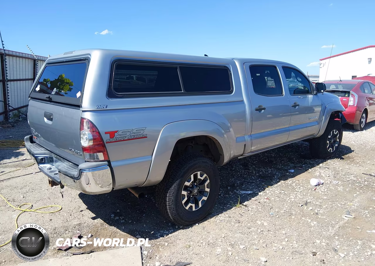 2014 Toyota Tacoma Base V6 VIN:3TMMU4FN0EM072319 - 4