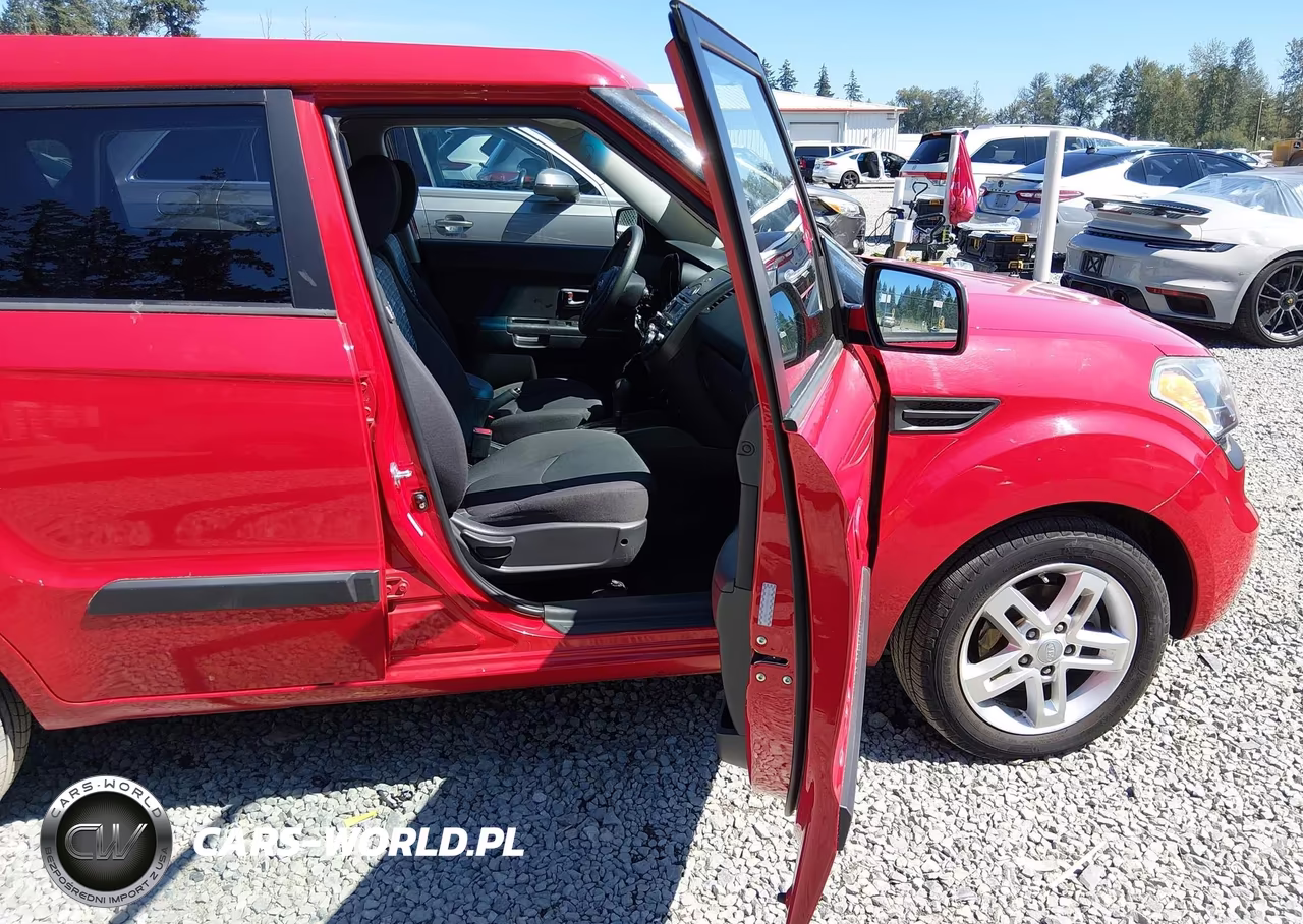 2010 Kia Soul + VIN:KNDJT2A28A7146159 - 5