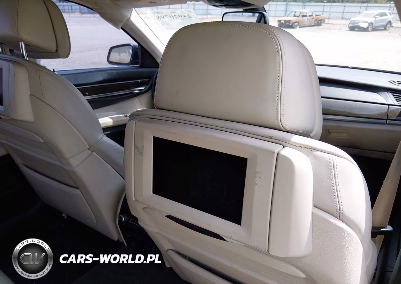 2012 BMW 740Li VIN:WBAKB4C52CC576481 - 12