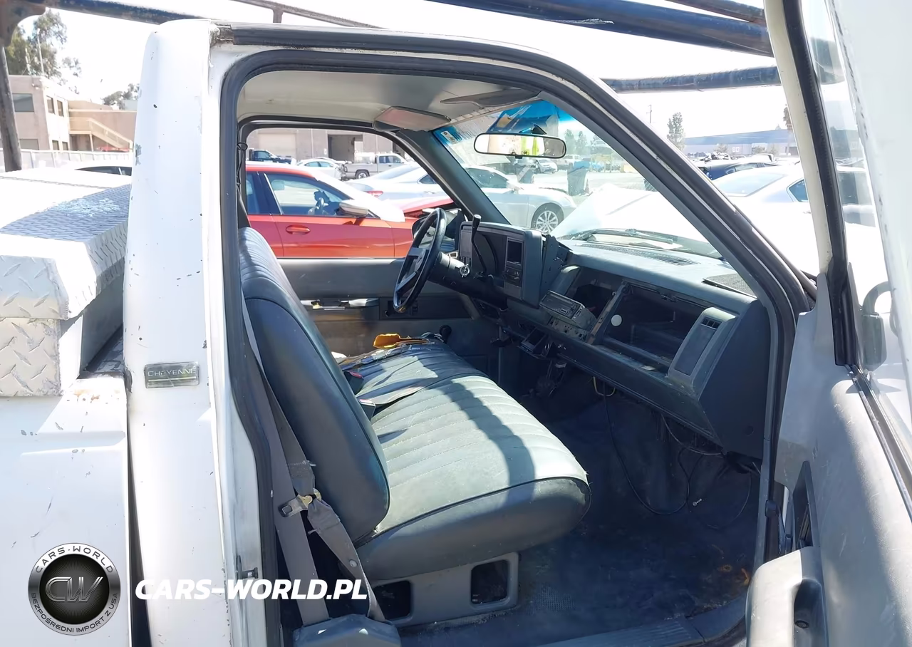 1989 Chevrolet Gmt-400 C2500 VIN:2GCFC24K2K1137151 - 5