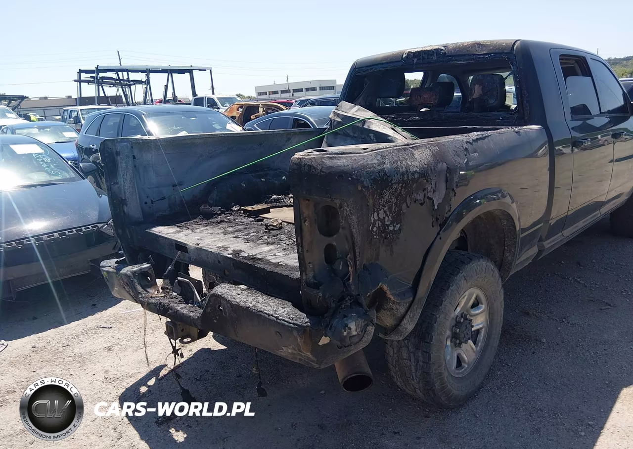 2015 Ram 2500 Laramie VIN:3C6UR5NL5FG644838 - 6