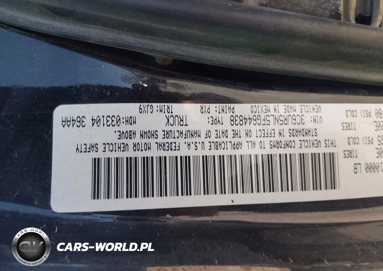 2015 Ram 2500 Laramie VIN:3C6UR5NL5FG644838 - 9