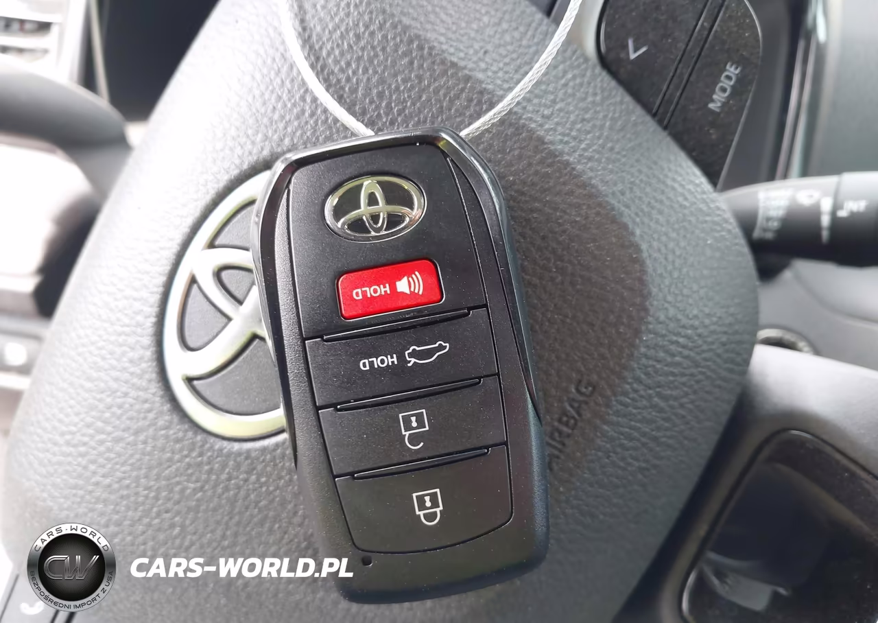 2025 Toyota Camry Le VIN:4T1DAACK2SU057342 - 11