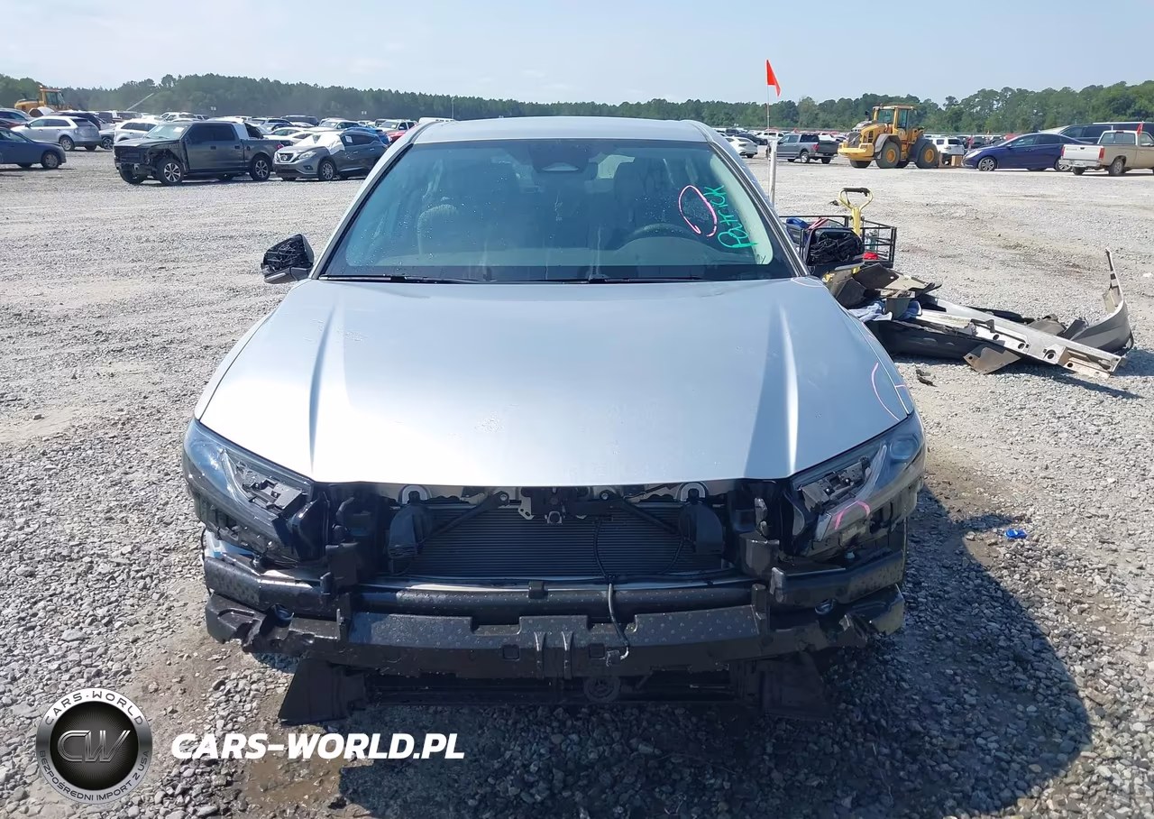 2025 Toyota Camry Le VIN:4T1DAACK8SU589095 - 13