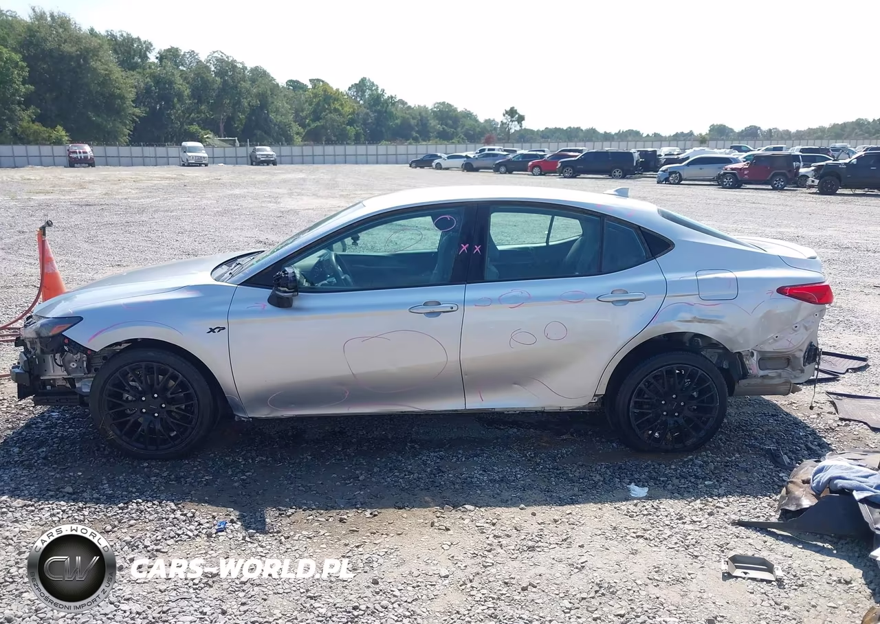 2025 Toyota Camry Le VIN:4T1DAACK8SU589095 - 15