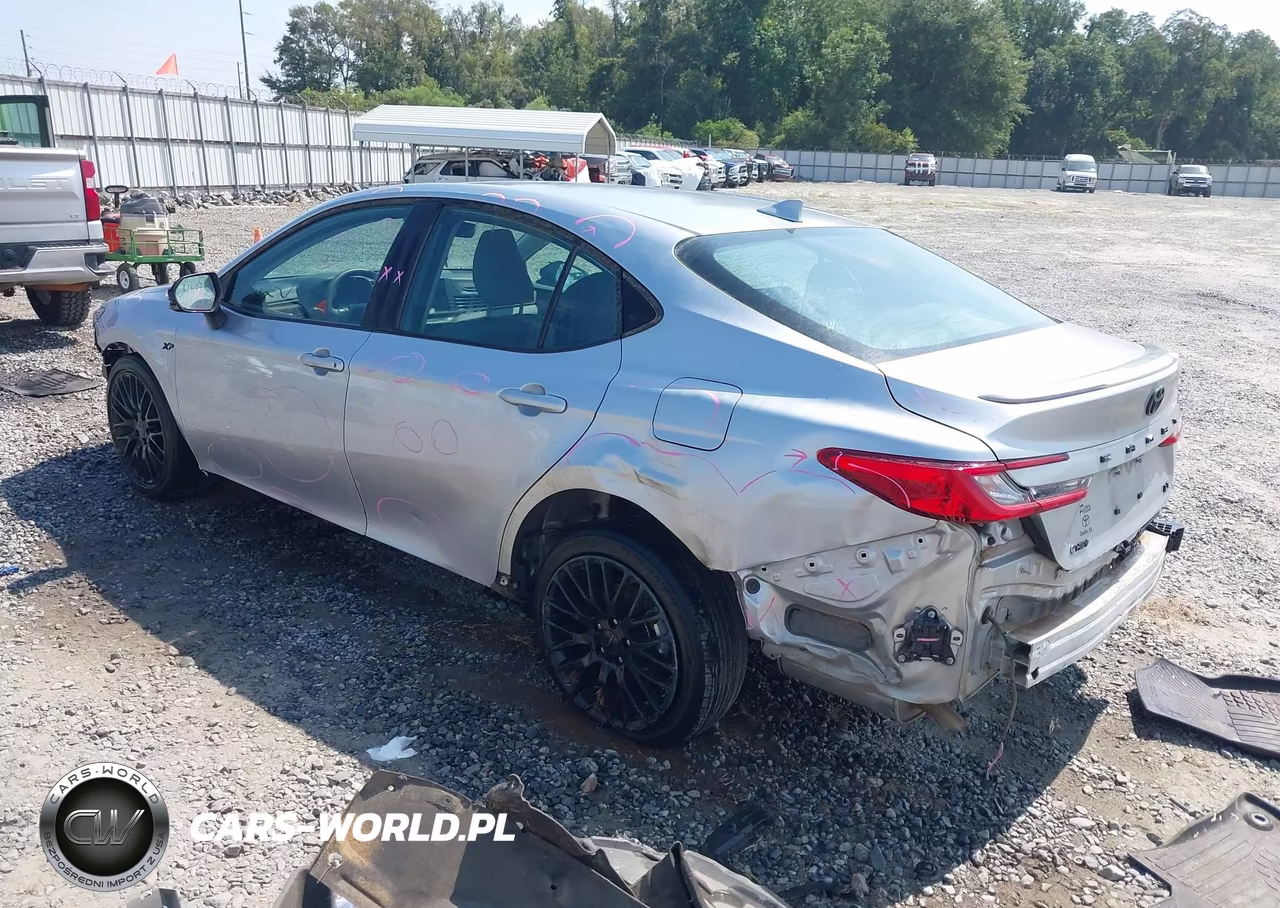 2025 Toyota Camry Le VIN:4T1DAACK8SU589095 - 3