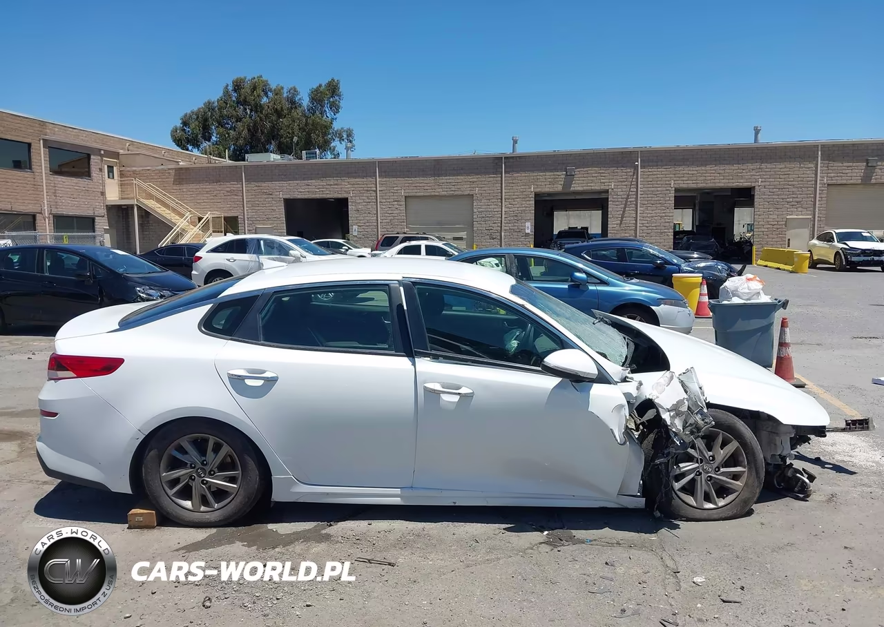 2019 Kia Optima Lx VIN:5XXGT4L36KG335753 - 13