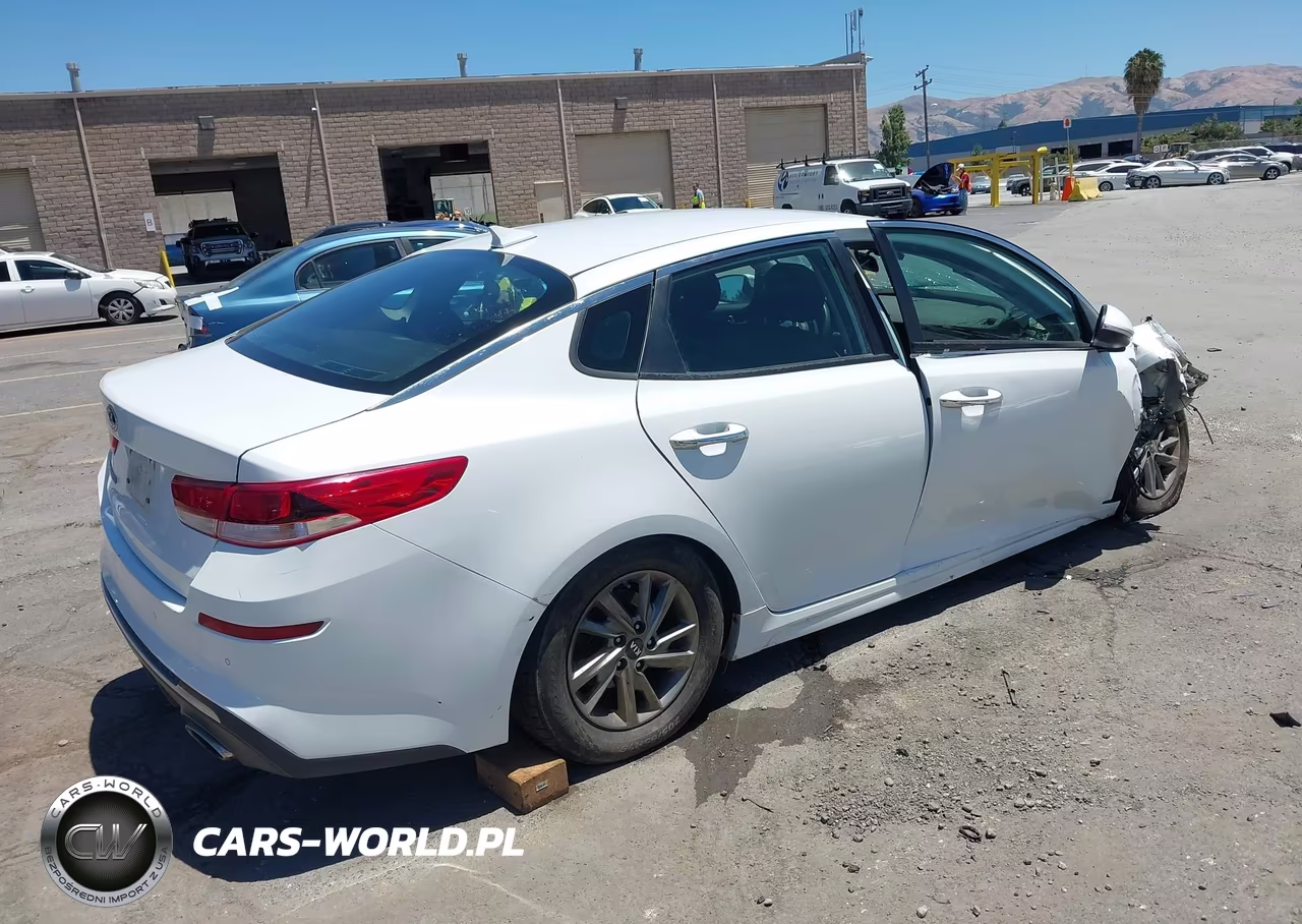 2019 Kia Optima Lx VIN:5XXGT4L36KG335753 - 4