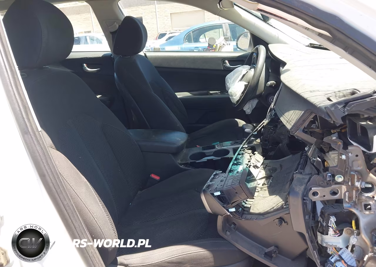 2019 Kia Optima Lx VIN:5XXGT4L36KG335753 - 5