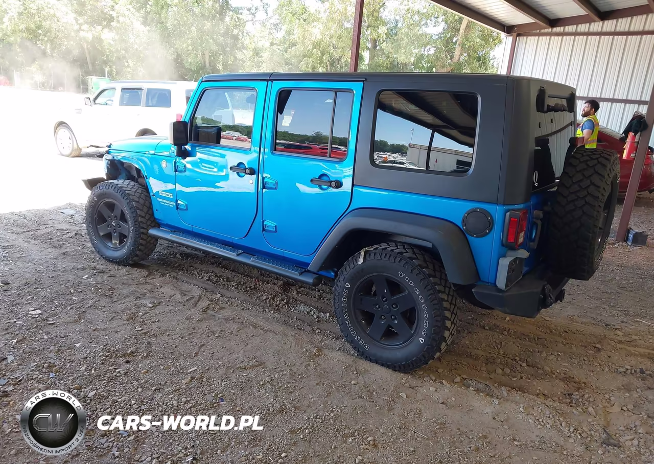 2010 Jeep Wrangler Unlimited Sport VIN:1J4BA3H14AL103226 - 3