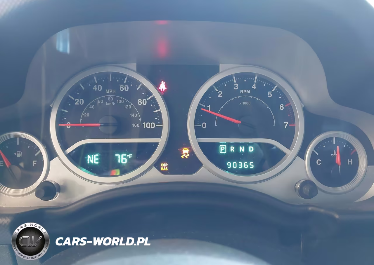 2010 Jeep Wrangler Unlimited Sport VIN:1J4BA3H14AL103226 - 7
