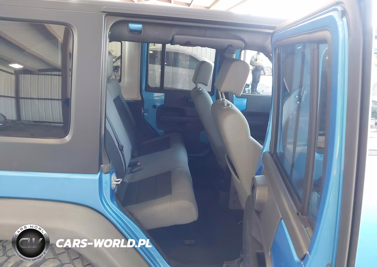 2010 Jeep Wrangler Unlimited Sport VIN:1J4BA3H14AL103226 - 8