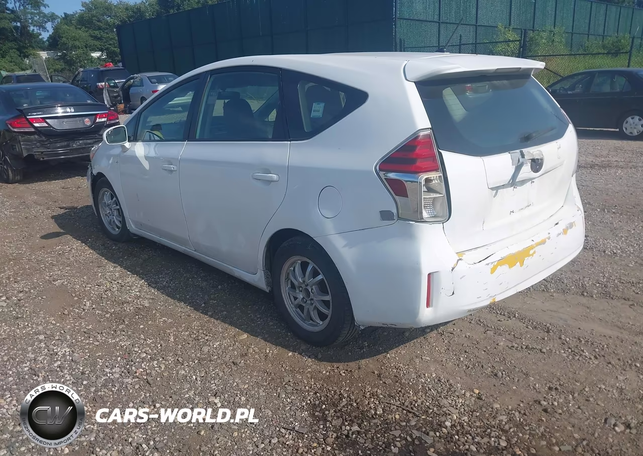 2015 Toyota Prius V Two VIN:JTDZN3EU9FJ017419 - 3