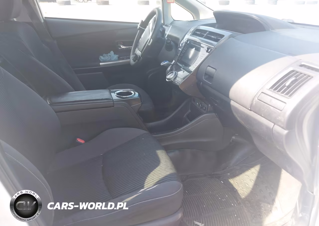 2015 Toyota Prius V Two VIN:JTDZN3EU9FJ017419 - 5