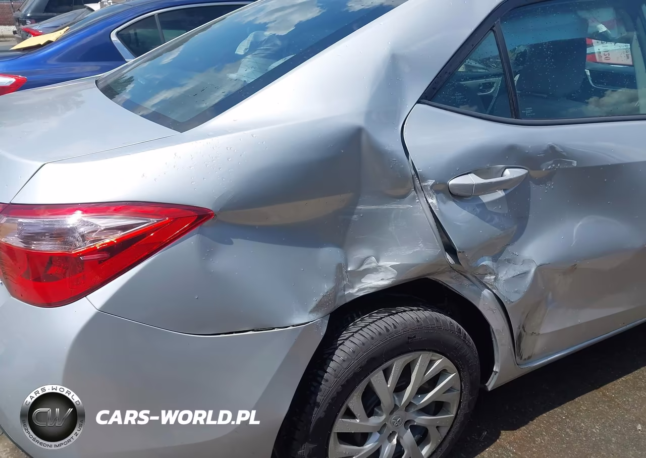 2017 Toyota Corolla Le VIN:2T1BURHE6HC895559 - 18