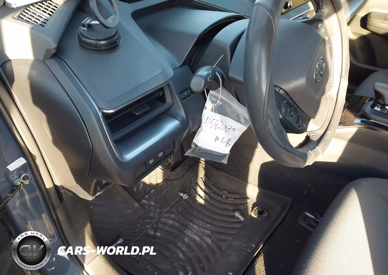 2024 Toyota Prius Le VIN:JTDACAAU4R3042282 - 17