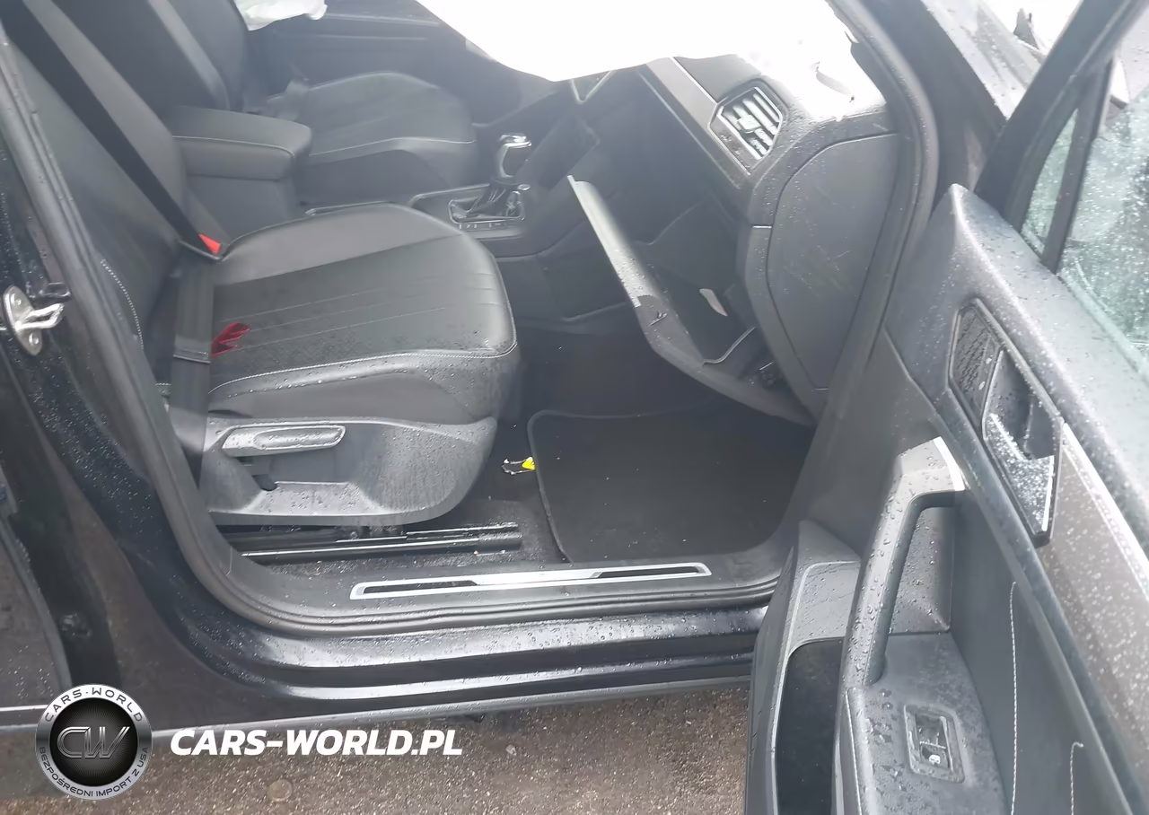 2023 Volkswagen Tiguan 2.0T Se R-Line Black VIN:3VVCB7AX5PM060456 - 5