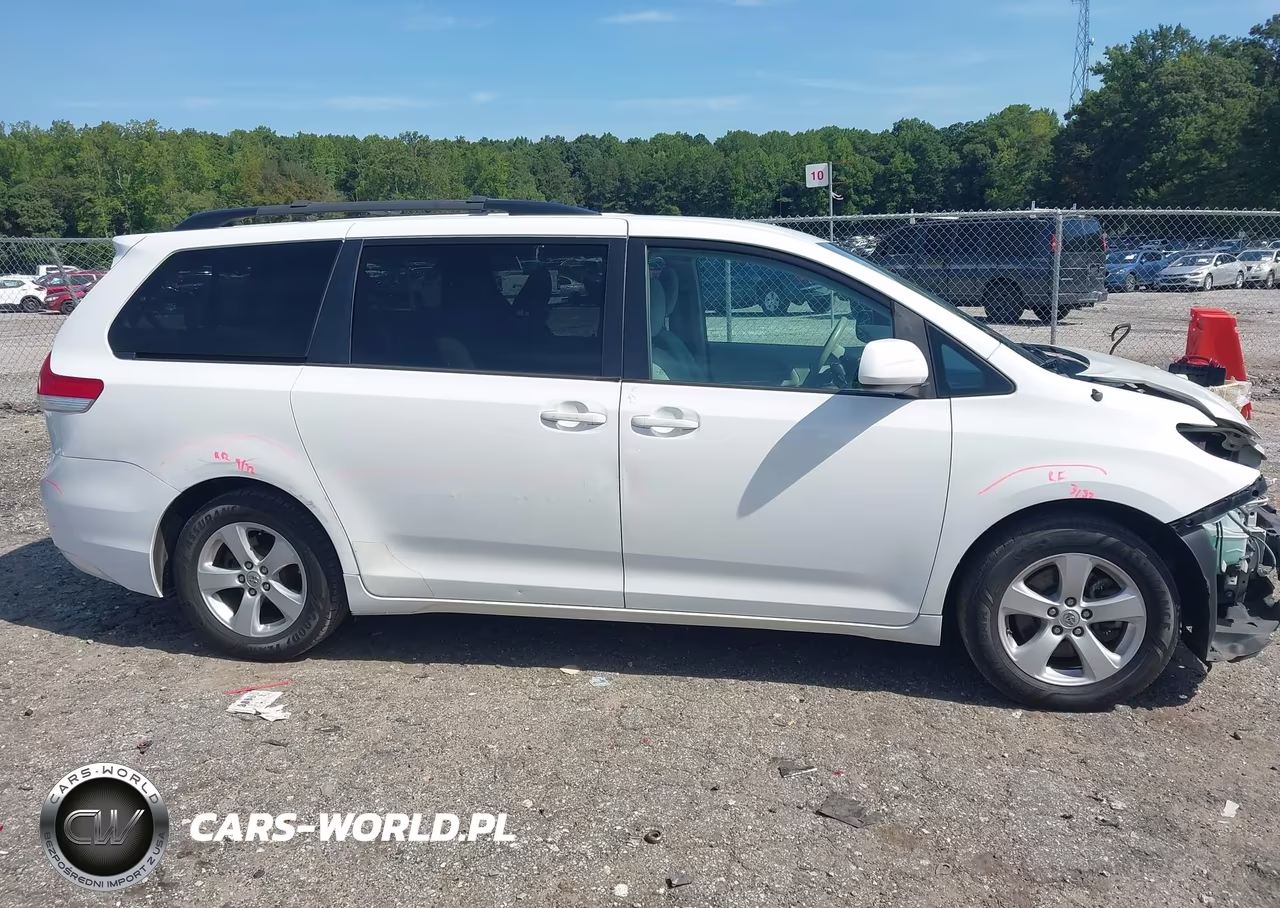 2014 Toyota Sienna Le V6 8 Passenger VIN:5TDKK3DC6ES429639 - 14