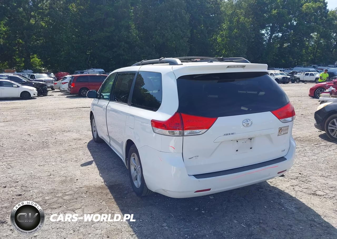 2014 Toyota Sienna Le V6 8 Passenger VIN:5TDKK3DC6ES429639 - 3