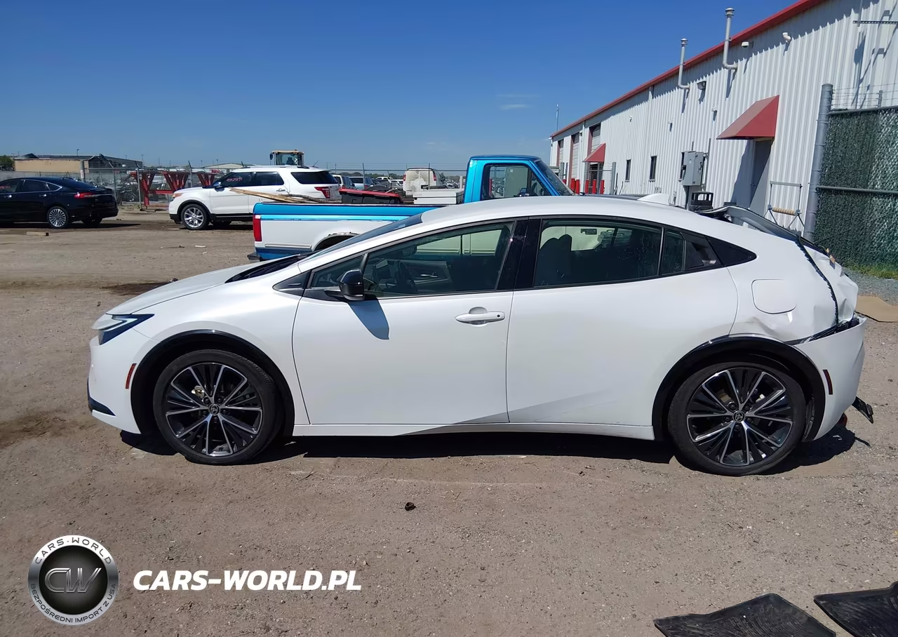 2024 Toyota Prius Xle VIN:JTDACAAU4R3045540 - 14