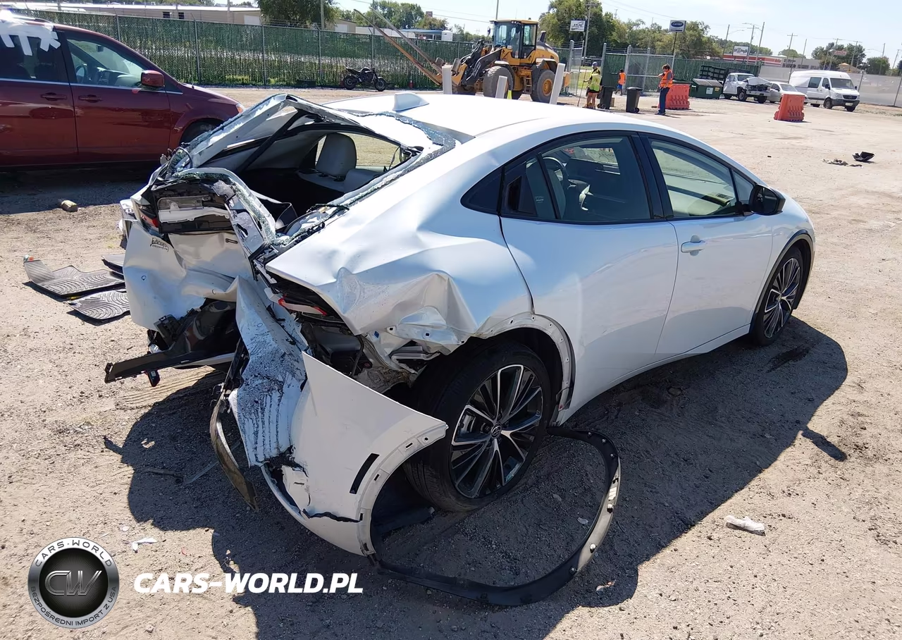 2024 Toyota Prius Xle VIN:JTDACAAU4R3045540 - 4