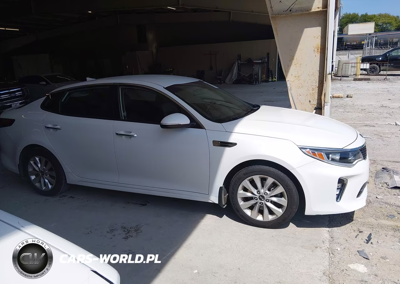 2018 Kia Optima S VIN:5XXGT4L37JG234199 - 13