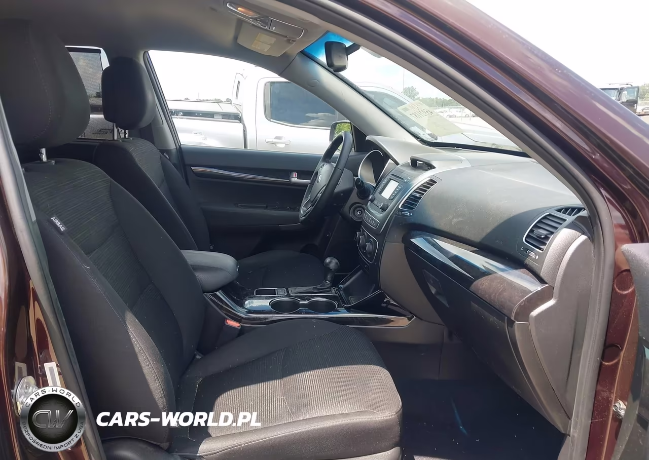 2015 Kia Sorento Lx VIN:5XYKT4A67FG659819 - 5