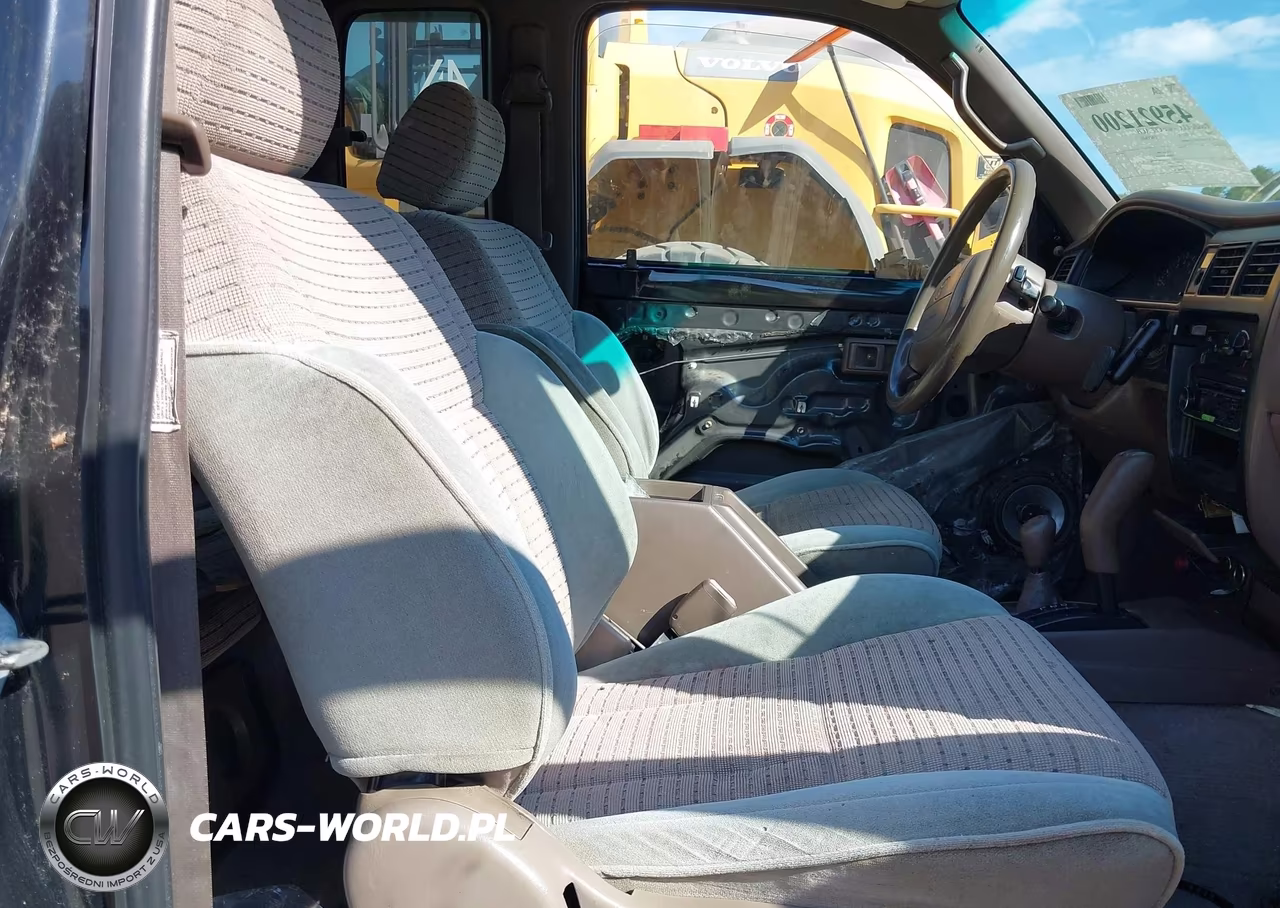 2000 Toyota Tacoma Base V6 VIN:4TAWN72N7YZ586860 - 5