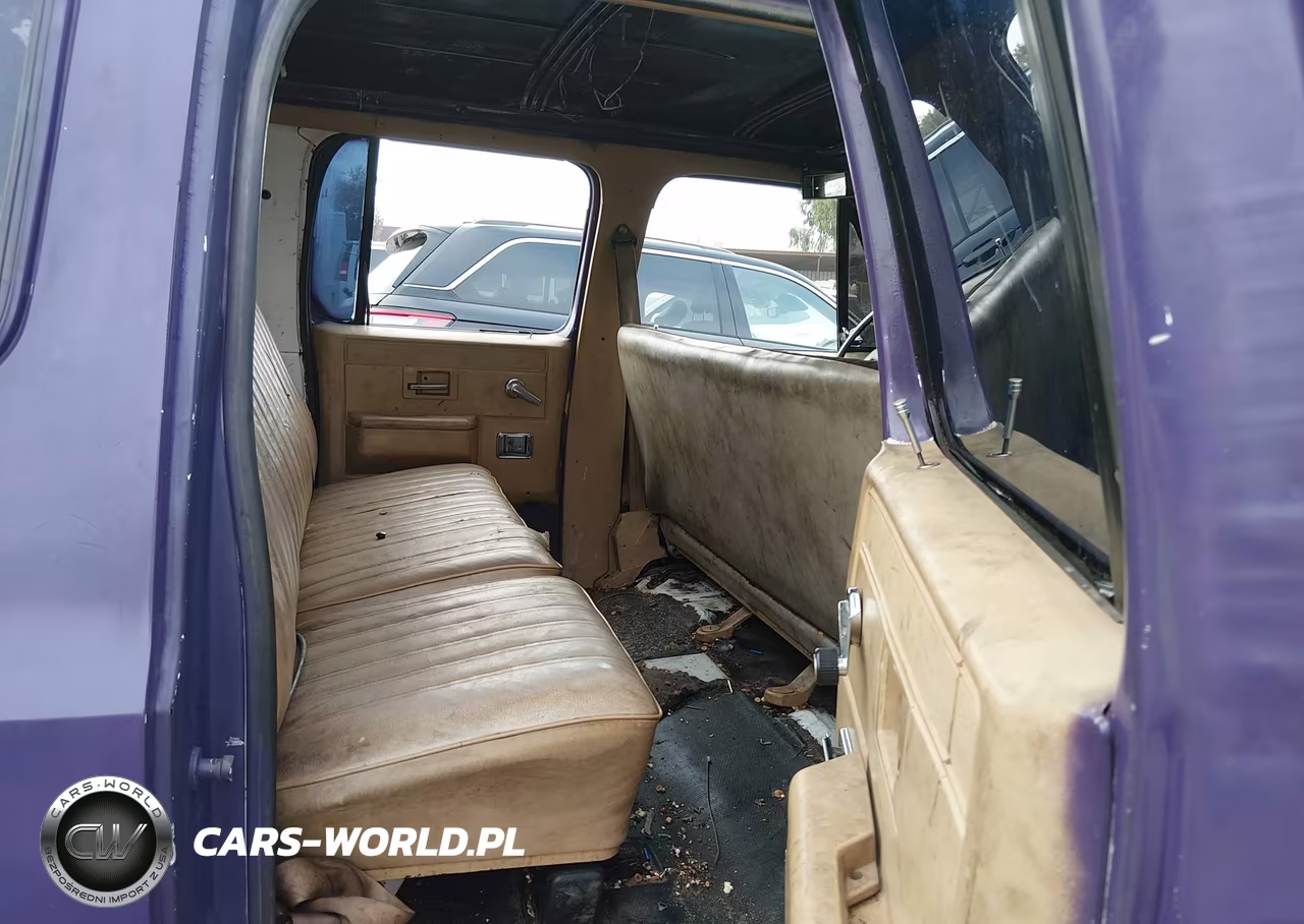 1986 Chevrolet Suburban K2 VIN:1G8GK26M6GF136522 - 8