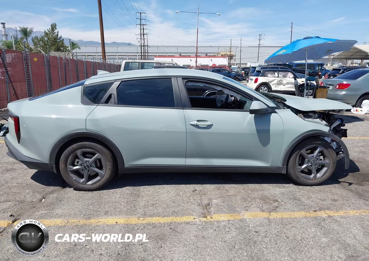 2025 Kia K4 Lxs VIN:3KPFT4DE5SE165082 - 13