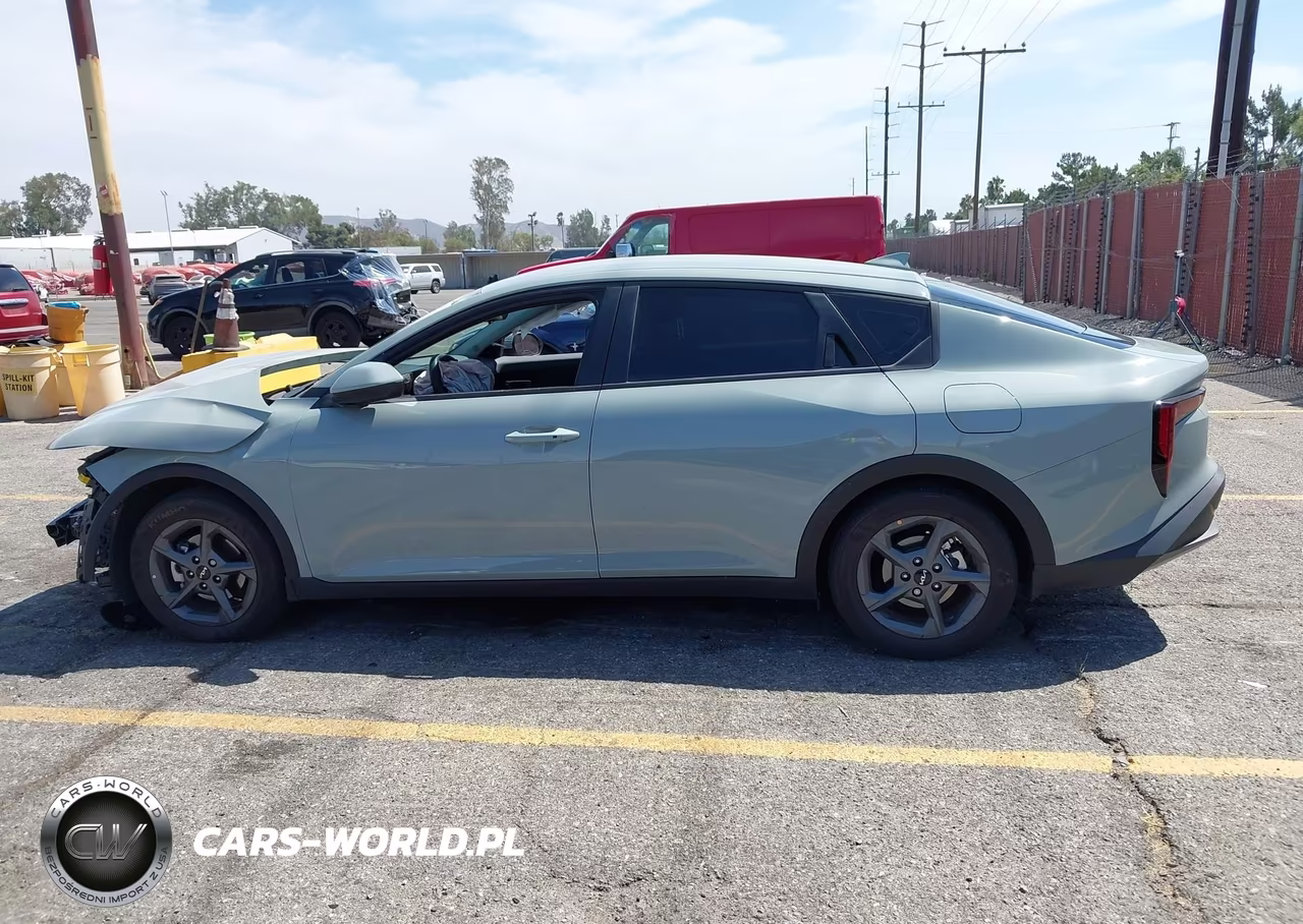 2025 Kia K4 Lxs VIN:3KPFT4DE5SE165082 - 14