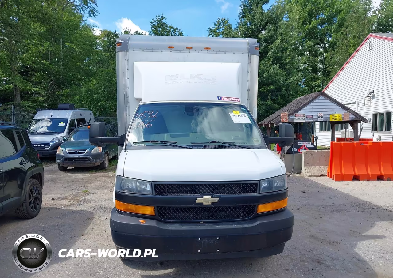 2020 Chevrolet Express Cutaway Work Van VIN:1GB3GSCG4L1172841 - 12