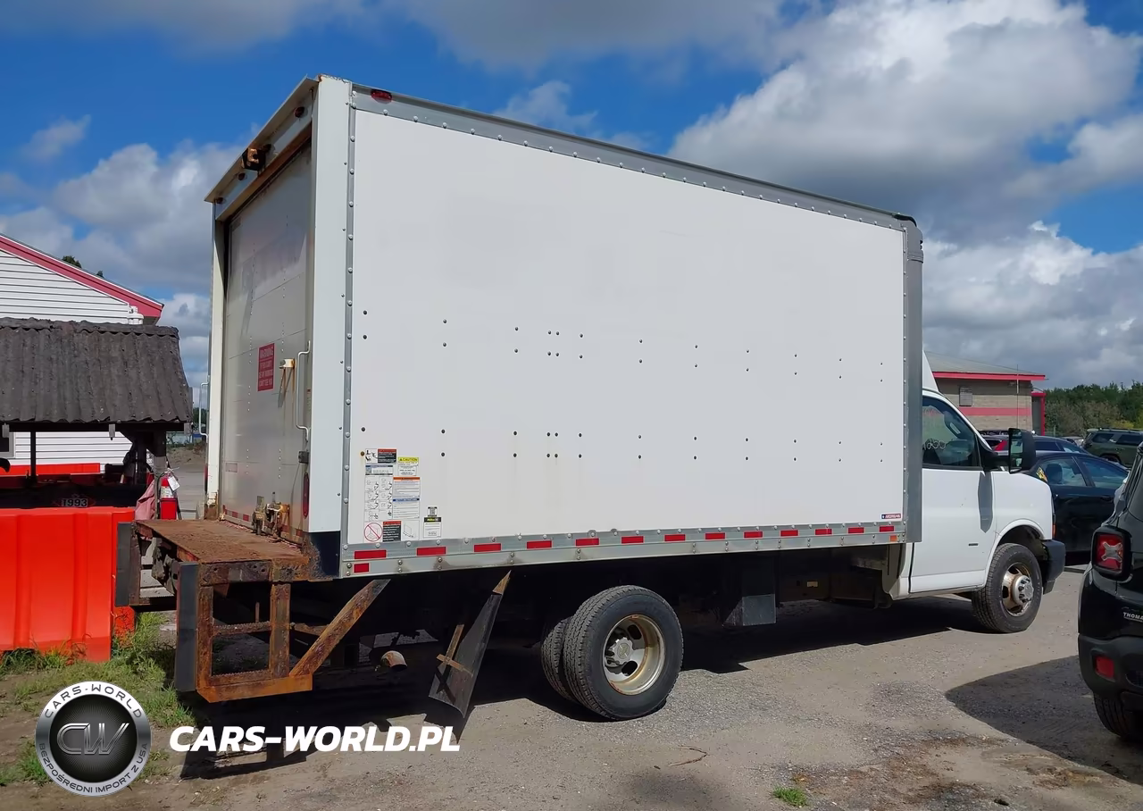 2020 Chevrolet Express Cutaway Work Van VIN:1GB3GSCG4L1172841 - 13
