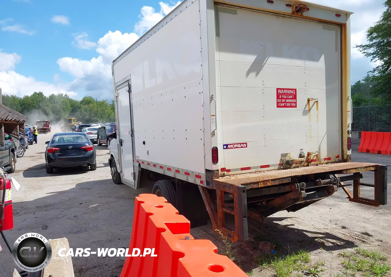 2020 Chevrolet Express Cutaway Work Van VIN:1GB3GSCG4L1172841 - 3