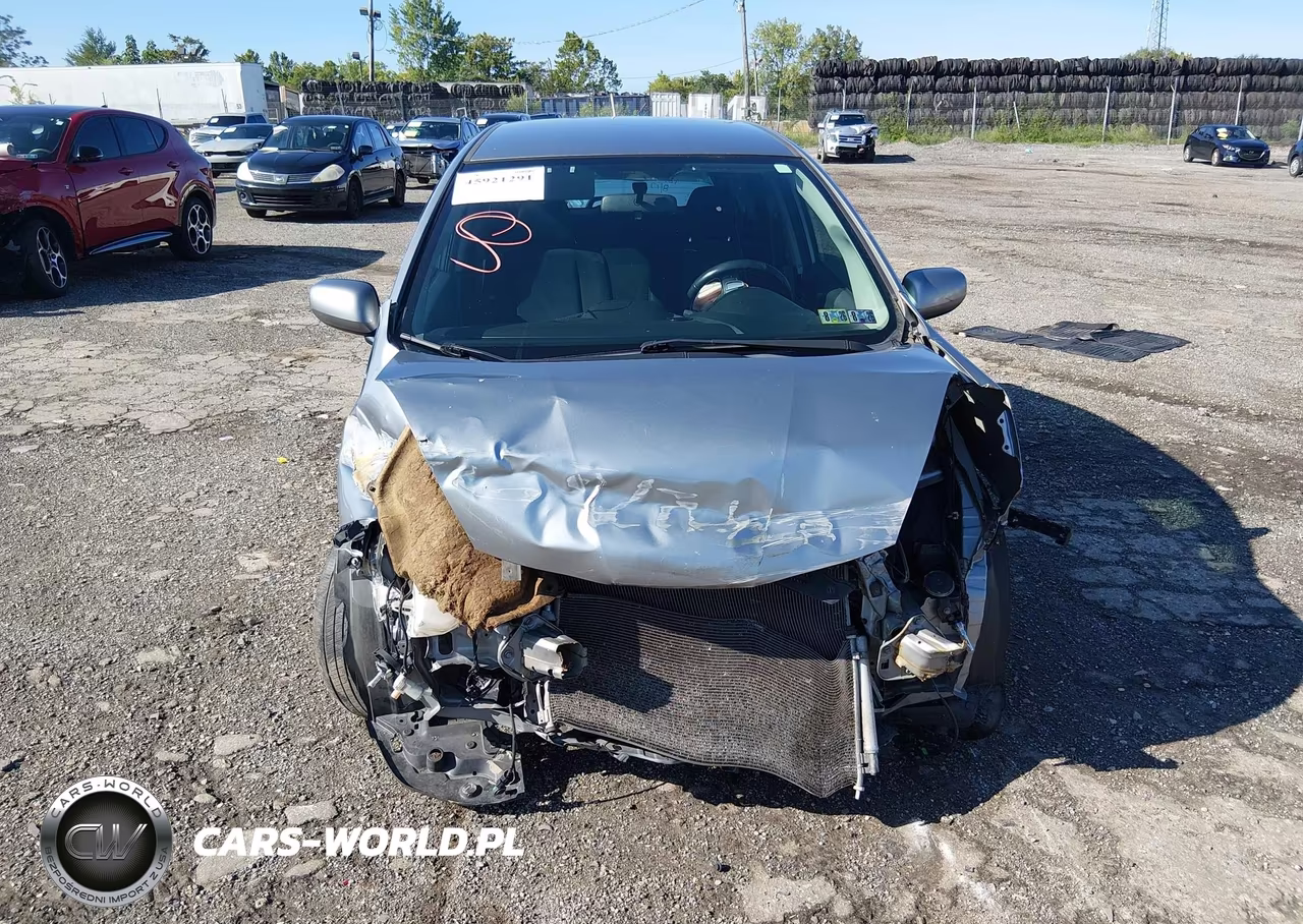 2010 Honda Fit Sport VIN:JHMGE8H4XAS021383 - 12