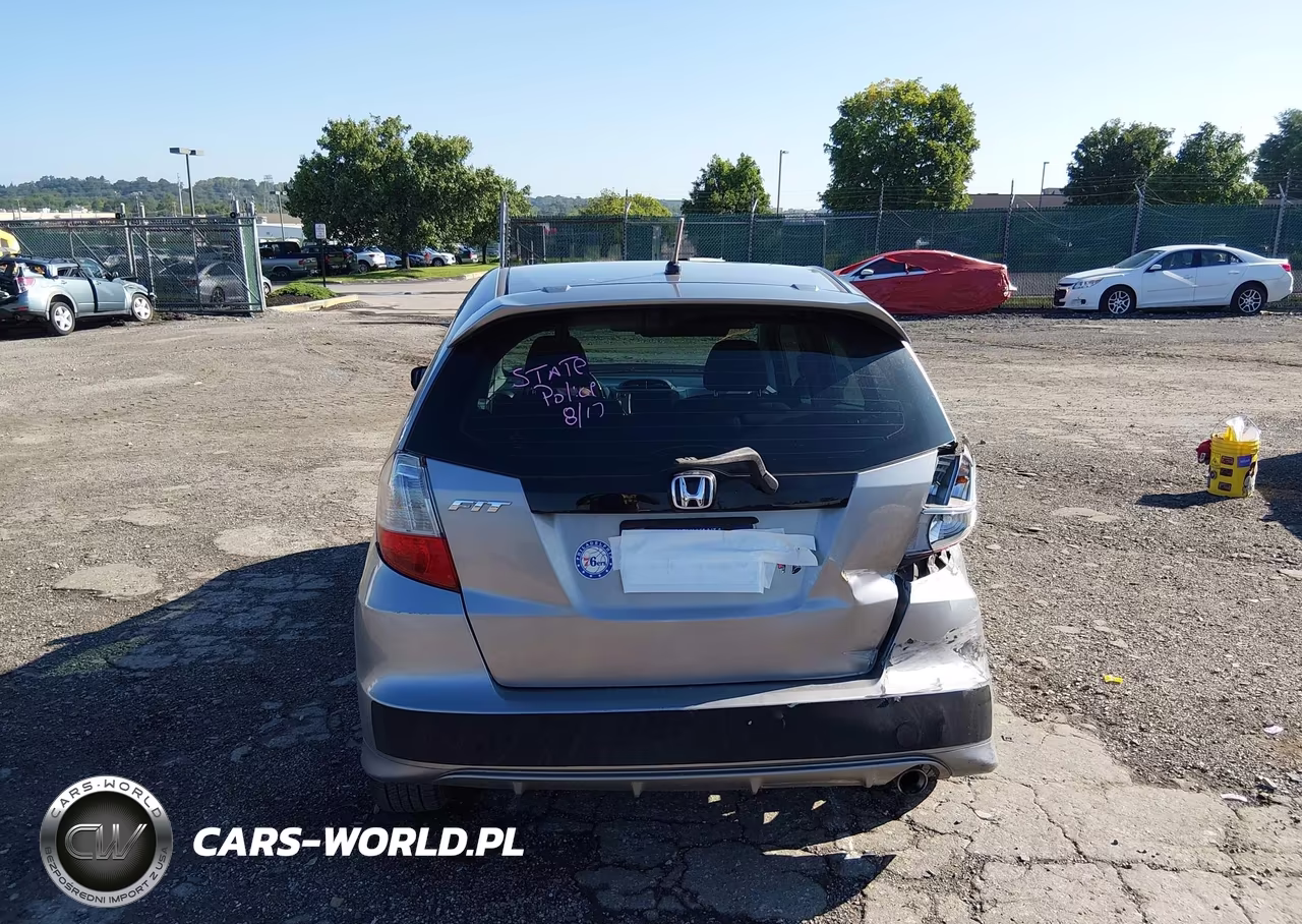 2010 Honda Fit Sport VIN:JHMGE8H4XAS021383 - 16