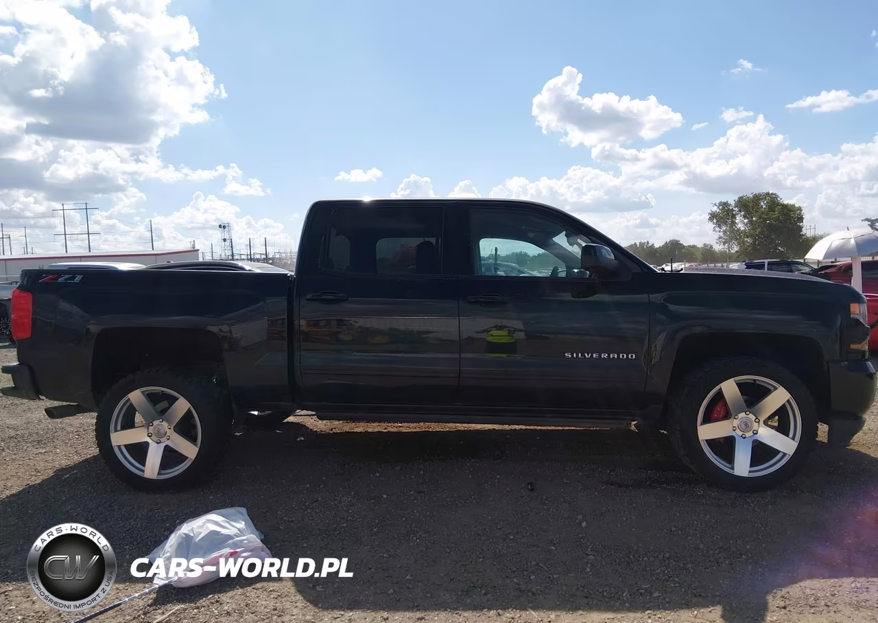 2018 Chevrolet Silverado 1500 2Lt VIN:3GCUKREC4JG116317 - 14