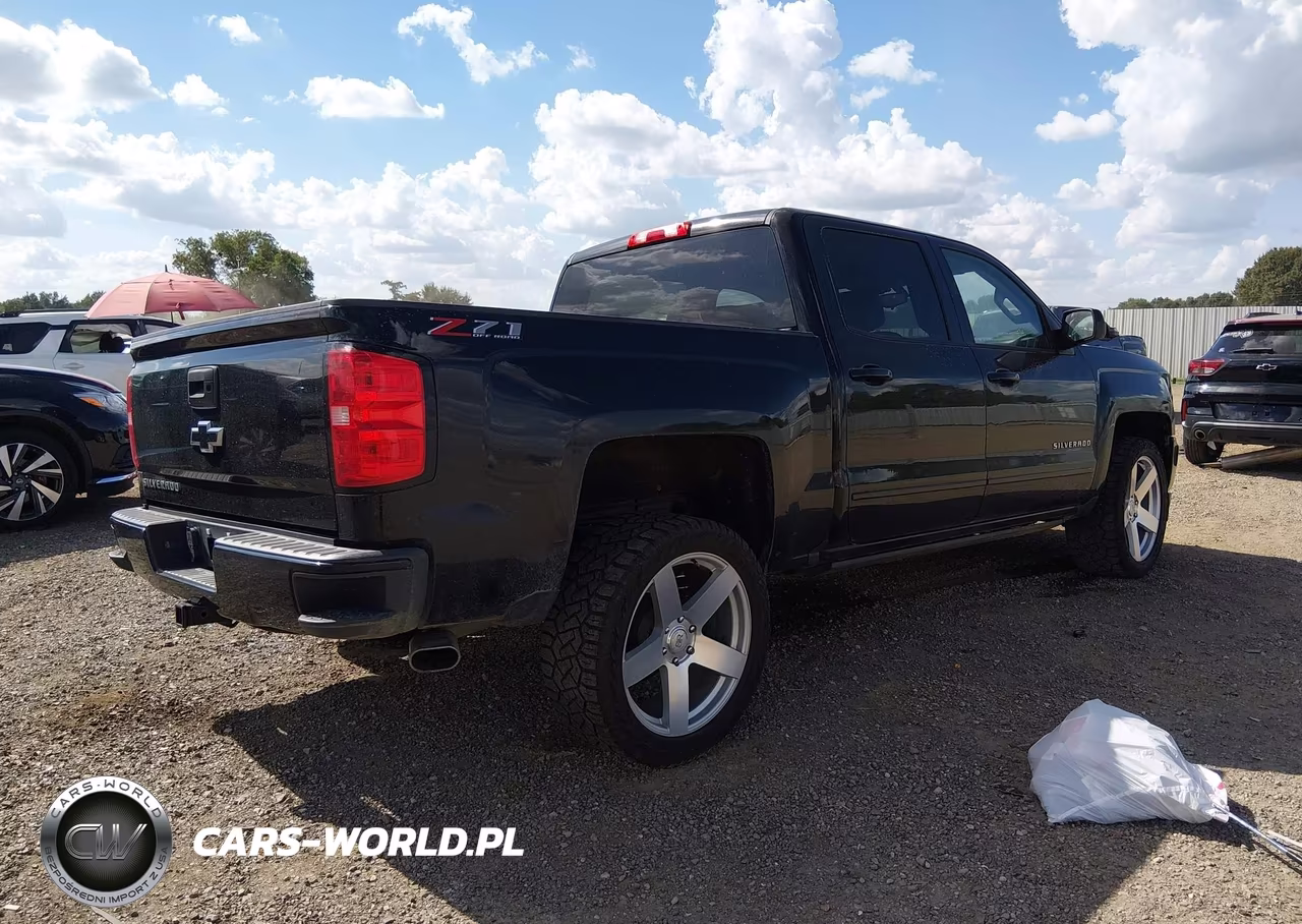 2018 Chevrolet Silverado 1500 2Lt VIN:3GCUKREC4JG116317 - 4