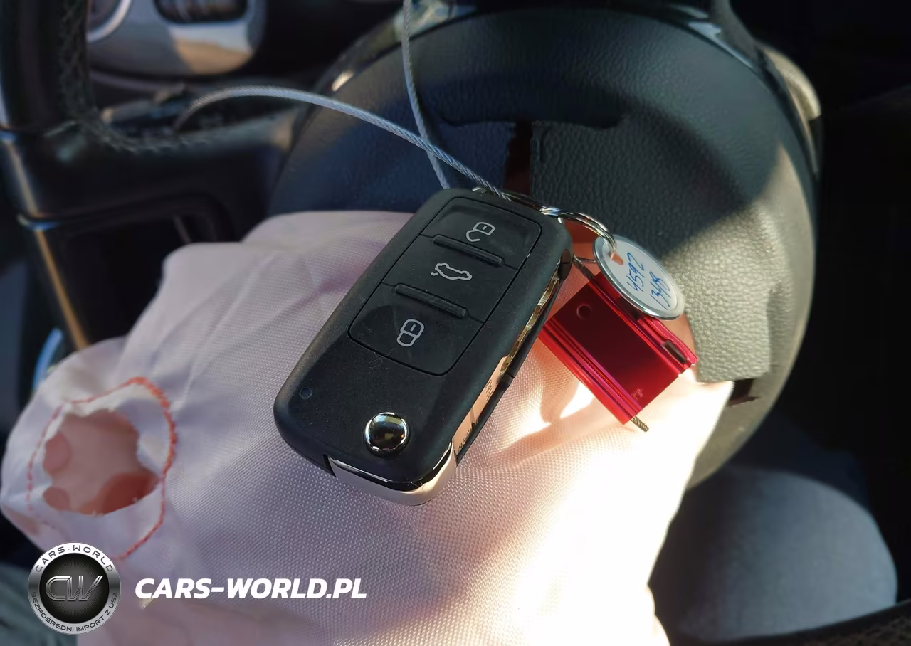 2014 Volkswagen Beetle 2.0T R-Line VIN:3VWVT7AT7EM666448 - 11