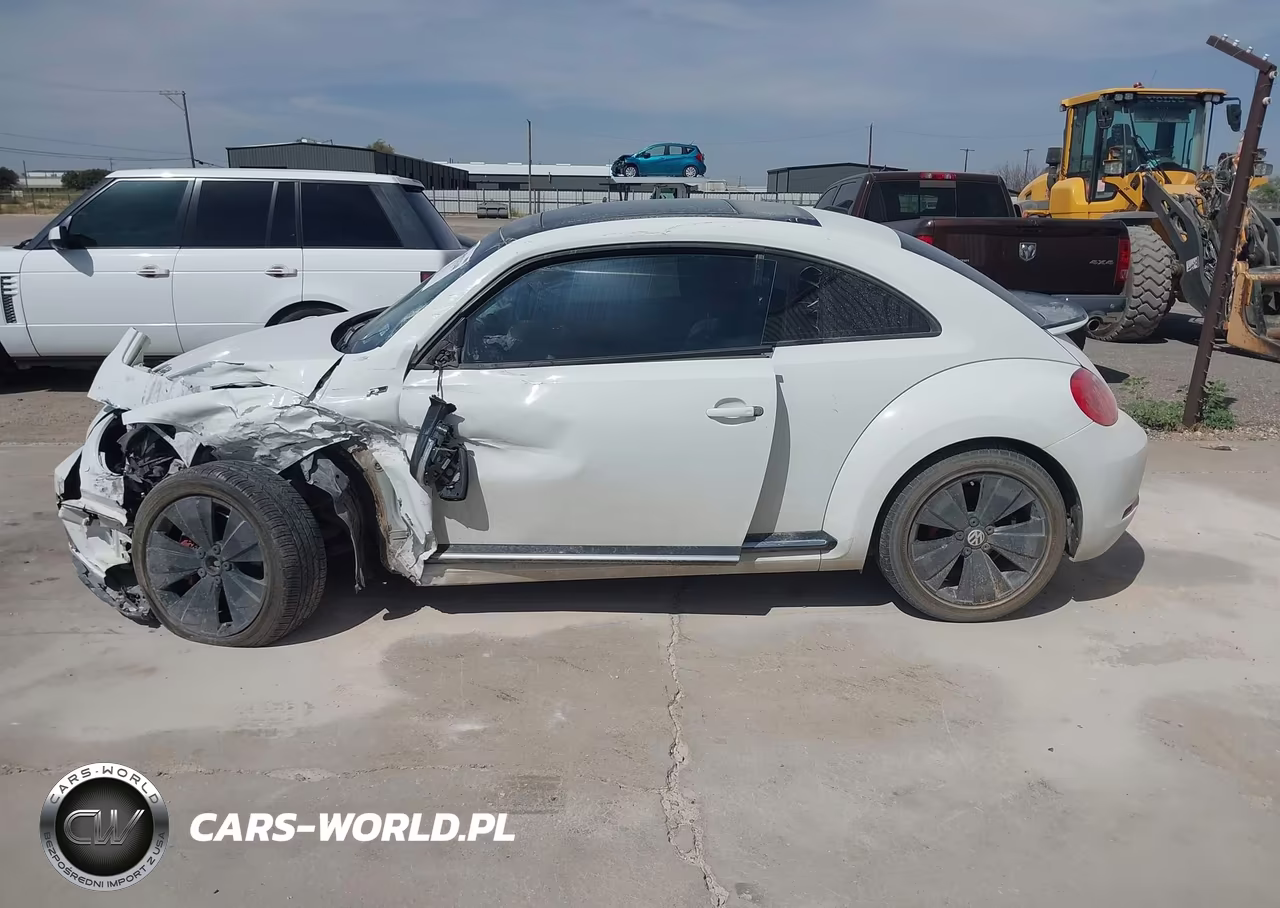 2014 Volkswagen Beetle 2.0T R-Line VIN:3VWVT7AT7EM666448 - 14