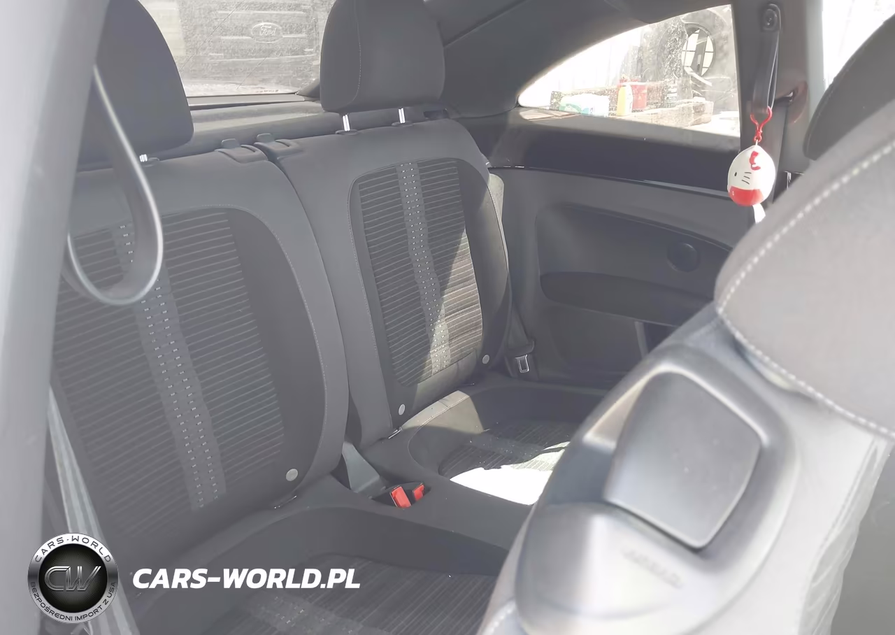 2014 Volkswagen Beetle 2.0T R-Line VIN:3VWVT7AT7EM666448 - 8