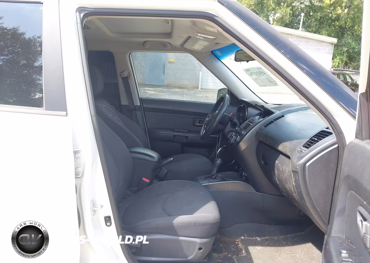 2011 Kia Soul + VIN:KNDJT2A25B7327205 - 5