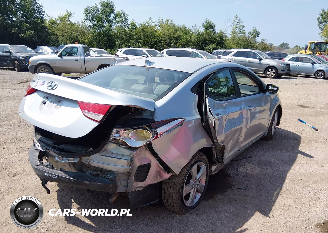 2013 Hyundai Elantra Gls VIN:5NPDH4AEXDH356587 - 4