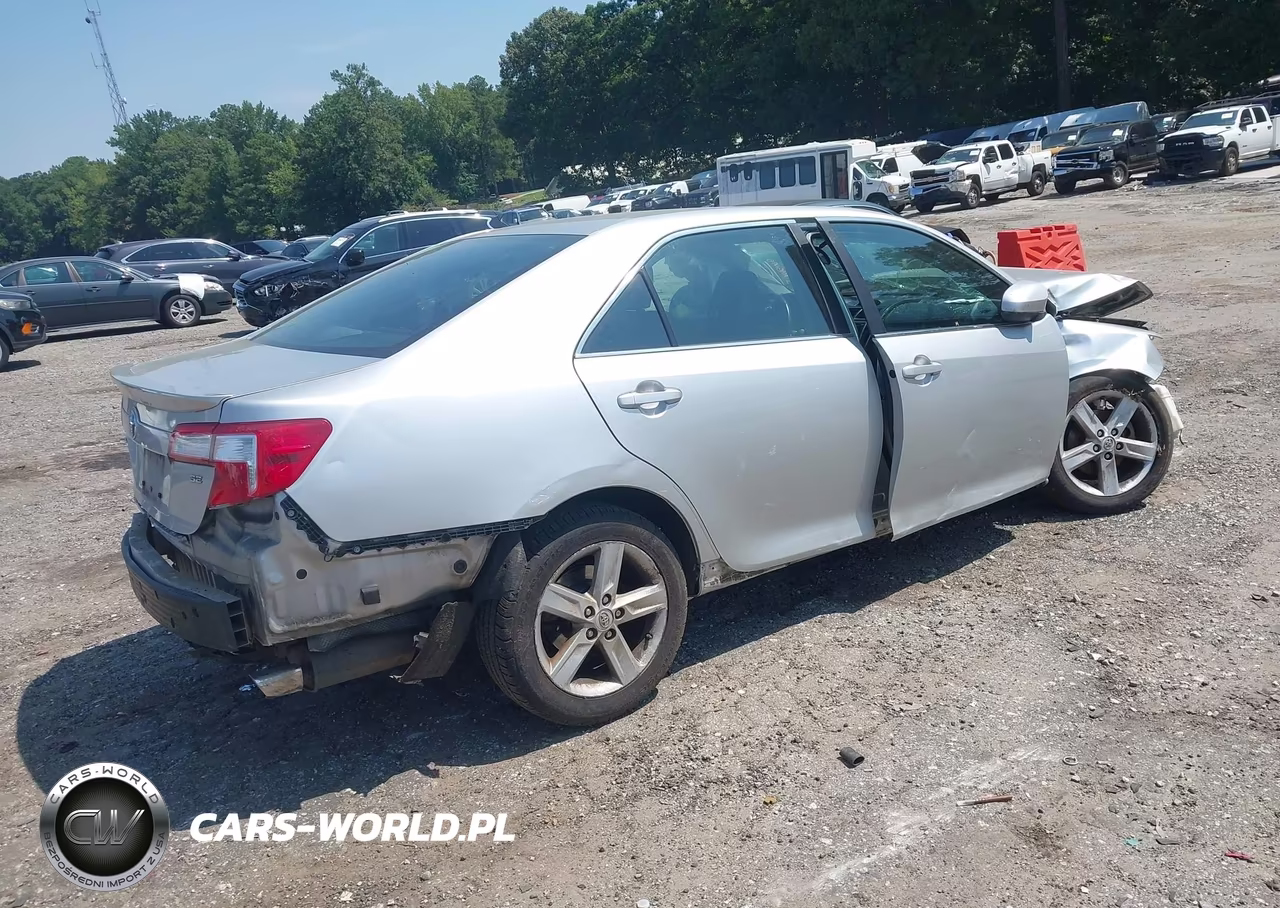 2013 Toyota Camry Se VIN:4T1BF1FKXDU246473 - 4